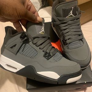 Retro Jordan 4